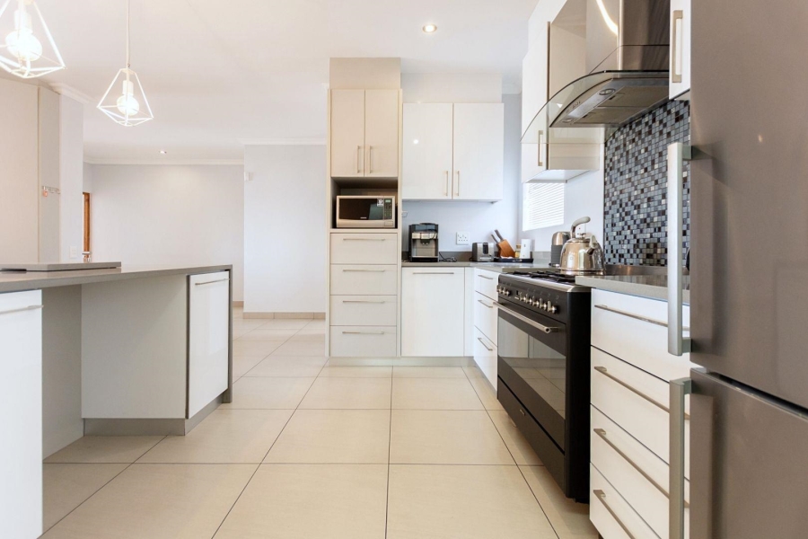 5 Bedroom Property for Sale in Calypso Beach Western Cape